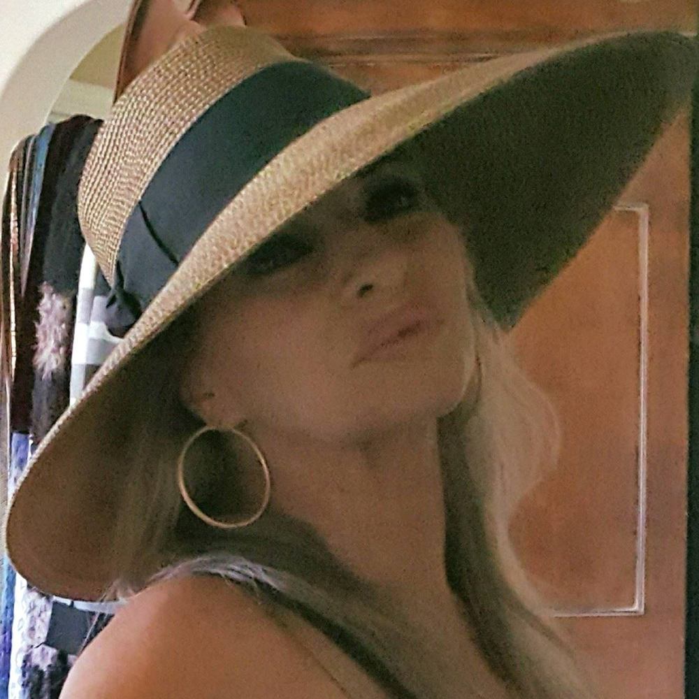 Meet your Posher, Linda